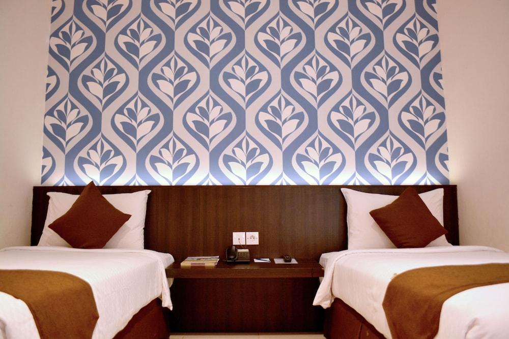 Hotel 88 Embong Kenongo - Kayun By Wh Surabaya Buitenkant foto