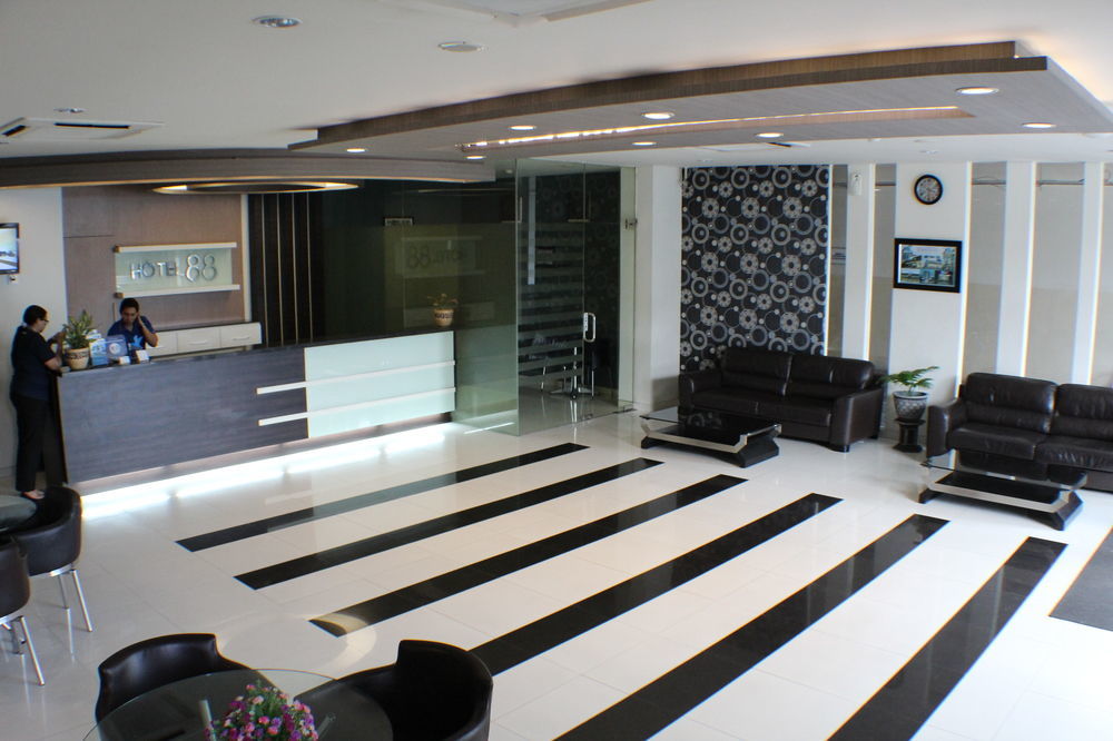Hotel 88 Embong Kenongo - Kayun By Wh Surabaya Buitenkant foto