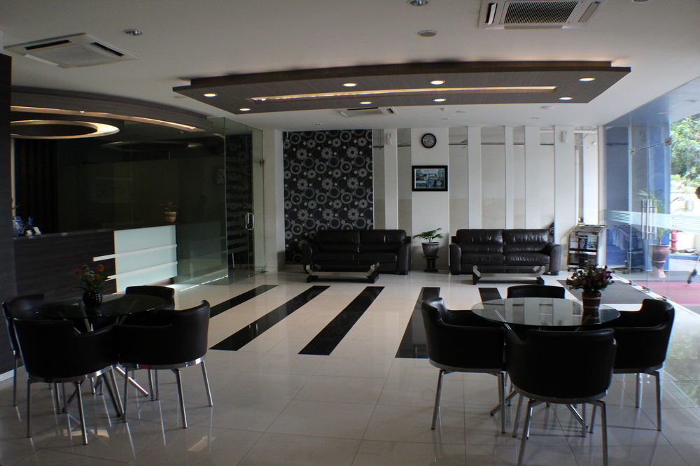 Hotel 88 Embong Kenongo - Kayun By Wh Surabaya Buitenkant foto