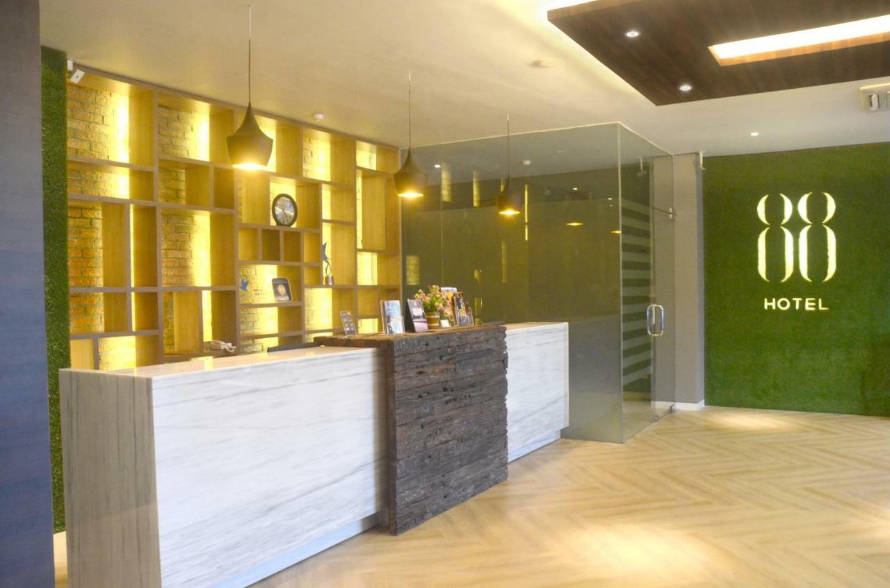 Hotel 88 Embong Kenongo - Kayun By Wh Surabaya Buitenkant foto